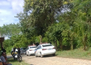 Três corpos encontrados ao lado de Cemitério no Rio