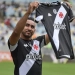 Dimitri Payet em São Paulo para Encontro com Lula e Macron, Presenteando-os com Camisa do Vasco