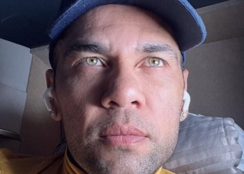 Daniel Alves Realiza Festa Após Libertação da Prisão, Revela Imprensa Espanhola