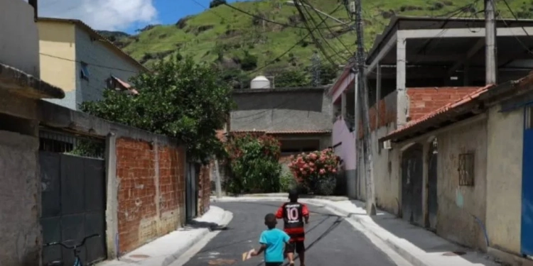 Prefeitura do Rio conclui mais duas obras do programa Bairro Maravilha em Senador Camará e Santíssimo