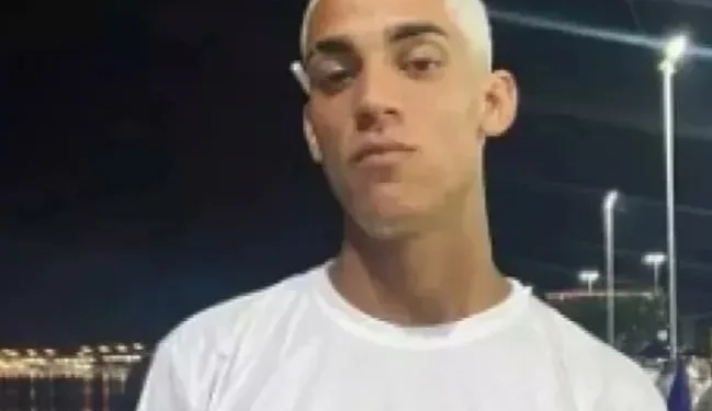 ( video) Jovem morre atingido por um raio em praia do RJ