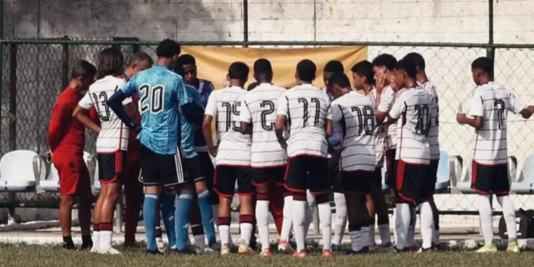 Flamengo Completa Dez Jogos Seguidos sem Sofrer Gol: Iguala Feito histórico