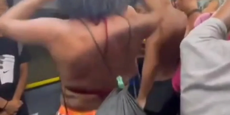 ( video)Passageiro Filma Baixaria Dentro do 867 ,Campo Grande x Barra de Guaratiba na Volta da Praia