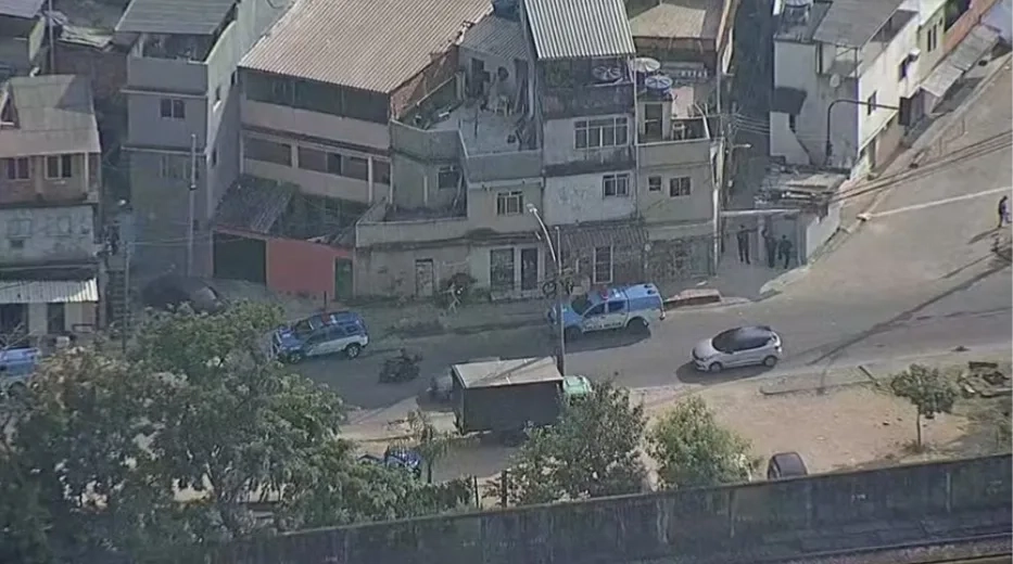 Mulher é feita refém pelo marido em comunidade do RJ