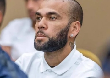 Daniel Alves Conta com Ajuda do Pai de Neymar para Pagar Fiança e Obter Liberdade Provisória