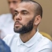 Daniel Alves Conta com Ajuda do Pai de Neymar para Pagar Fiança e Obter Liberdade Provisória