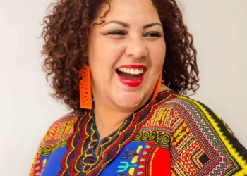 Ex-The Voice Brasil Cinthia Ribeiro Apresenta-se no West Shopping em Comemoração ao Mês da Mulher