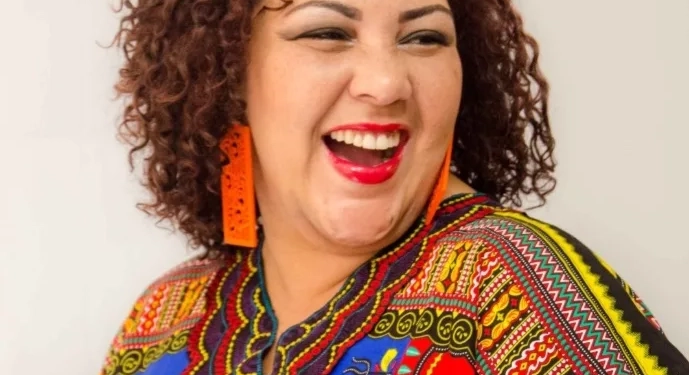Ex-The Voice Brasil Cinthia Ribeiro Apresenta-se no West Shopping em Comemoração ao Mês da Mulher