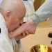 Papa Francisco Realiza Cerimônia do Lava-Pés com Detentas em Roma, Marcando um Ato Inédito de Inclusão e Serviço