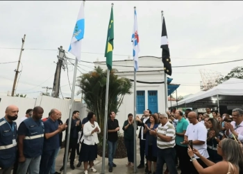 Eduardo Paes Conquista a Zona Oeste com Pavilhão e Promessa de ‘Sinal Vascaíno