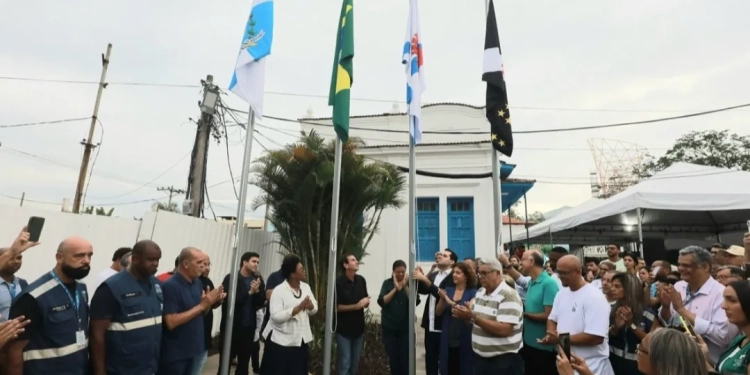 Eduardo Paes Conquista a Zona Oeste com Pavilhão e Promessa de ‘Sinal Vascaíno