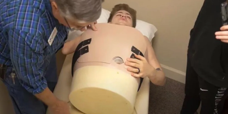 A Solidão Após a Tragédia: Jovem Perde Amigos Junto com Metade do Corpo