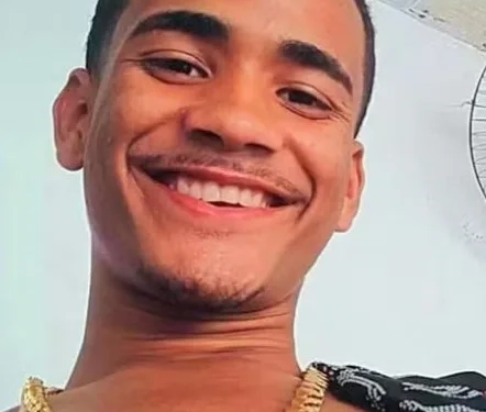 Jovem DJ Promissor Brutalmente Assassinado em Frente de Casa no Rio
