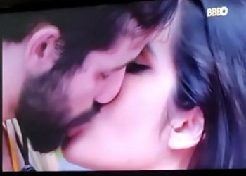 Surpresa no BBB24: Matheus e Isabelle Trocam Beijo Apaixonado e Agitam as Redes Sociais