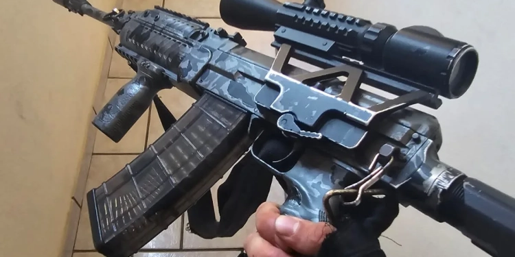 PMERJ Confisca Quatro Fuzis em Operações em comunidades da Zona Oeste