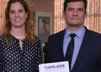 Corregedoria Afasta Juíza Gabriela Hardt e Desembargadores do TRF4 por Irregularidades Graves