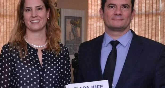 Corregedoria Afasta Juíza Gabriela Hardt e Desembargadores do TRF4 por Irregularidades Graves