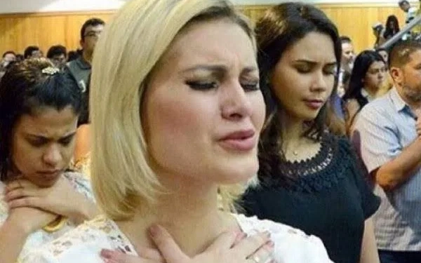Andressa Urach Revela Descontentamento com Experiência em Igreja: “Era um Robô