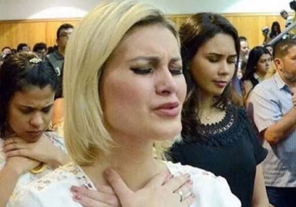 Andressa Urach Revela Descontentamento com Experiência em Igreja: “Era um Robô