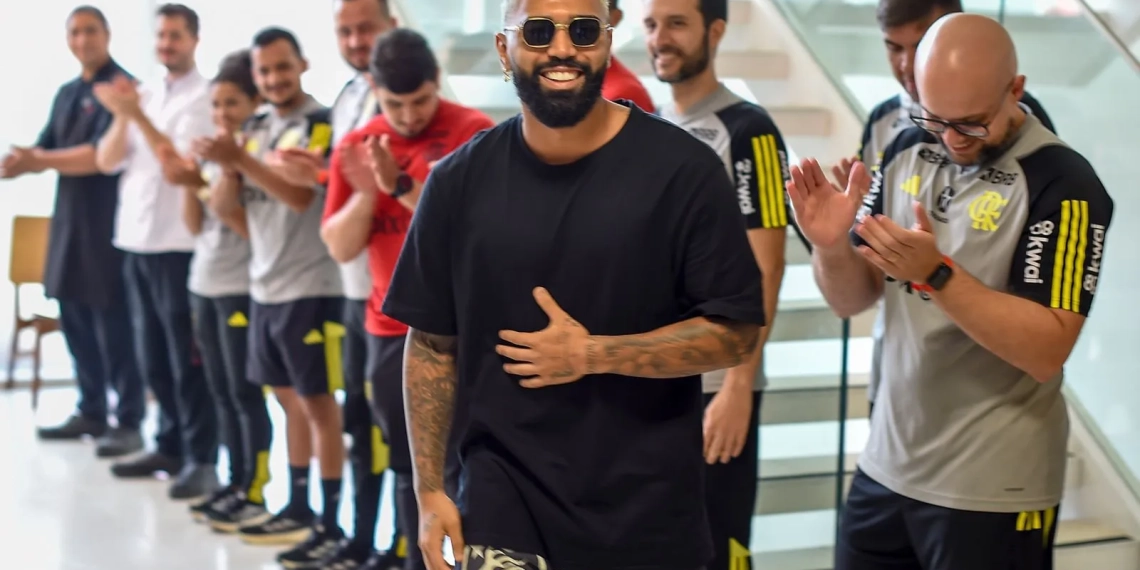 Ivan Moré Critica Flamengo: “Por Que Aplaudir Gabigol na Volta ao CT?