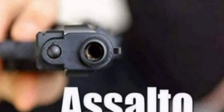 ( VÍDEO) ASSALTANTE AUDACIOSO ASSUSTA COMERCIANTES EM CAMPO GRANDE