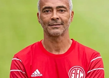 Romário Retorna aos Gramados: Ex-Craque Disputará Segunda Divisão Carioca pelo América
