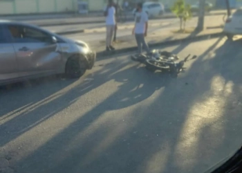 Colisão Violenta entre Carro e Moto Paralisa Avenida Cesário de Melo