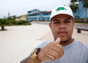 HOMEM É EXECUTADO EM FRENTE A UM MERCADO NO RJ