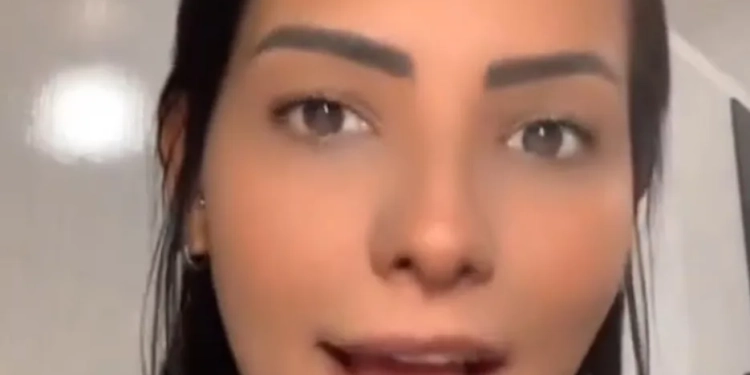 ( VÍDEO) Mulher Descobre traição Através de “Calculadora” e Desabafa na Internet