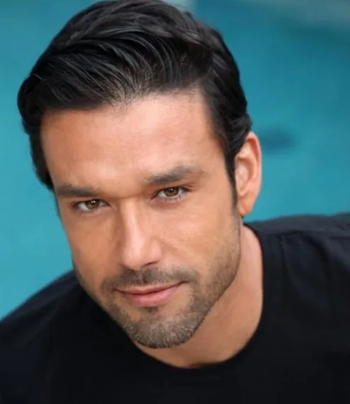 Ator Sérgio Marone Declara Amor Ecossexual: Prazeres Naturais e a Surpreendente “Seleção Natural” de Amizades