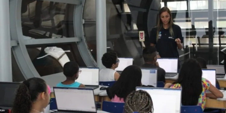 Naves do Conhecimento abrem mais de 3.600 vagas gratuitas em cursos e oficinas de tecnologia