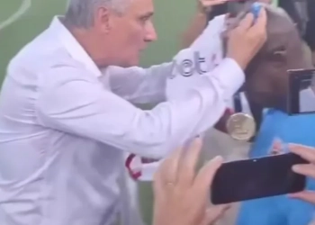 Tite, Exemplo de Humildade: A Atitude que Resgata o Verdadeiro Espírito do Futebol