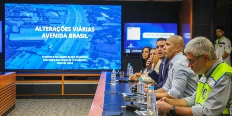 Prefeitura do Rio anuncia mudanças na utilização da faixa seletiva da Avenida Brasil