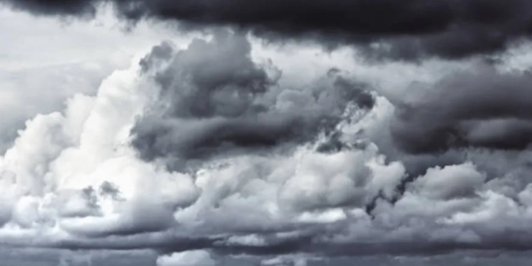 Últimos Raios de Sol no Rio Antes da Chegada de Frente Fria e Chuvas