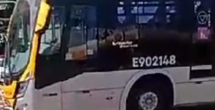 Acidente Grave Entre BRT e Moto Paralisa Santa Cruz