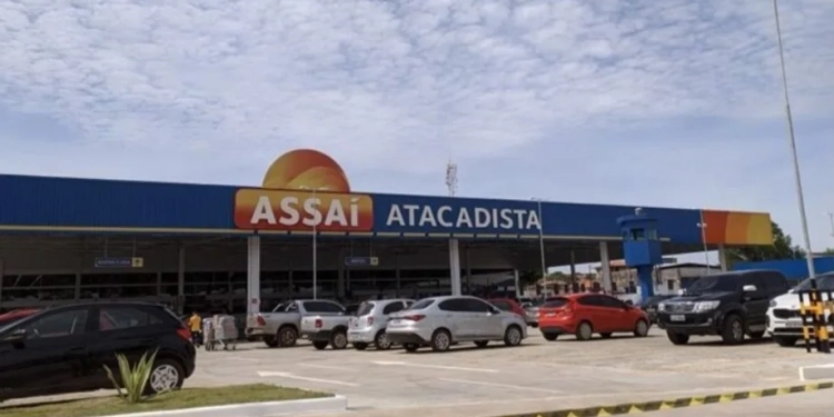 Assaí está precisando de: empacotadores, atendente de loja, auxiliar de cozinha – 1.658,15 – com e sem experiência