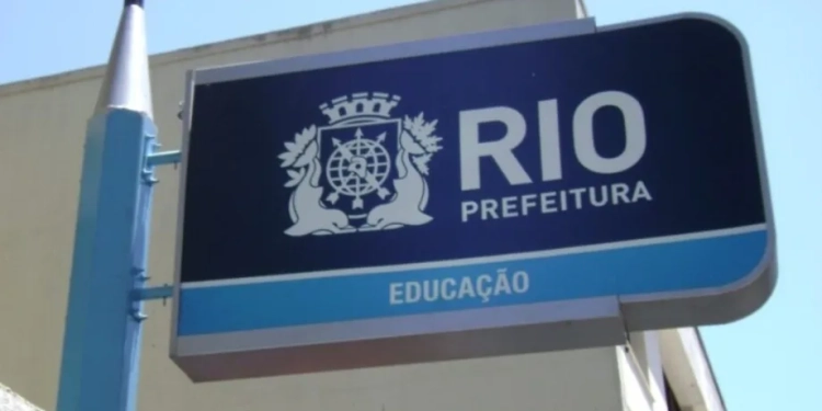 Prefeitura Implanta Programa Pioneiro contendo kits de higiene íntima feminina em escolas do Rio