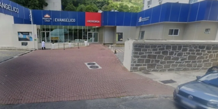 Hospital casa está precisando de  Auxiliar de serviços Gerais, Cozinheira , Recepcionista, Técnico de enfermagem – 1.570,18
