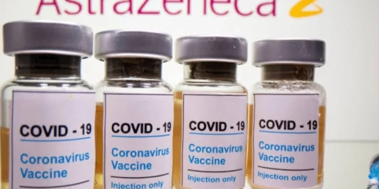 AstraZeneca Reconhece Efeitos Colaterais Graves da Vacina contra a Covid-19 em Processo Judicial