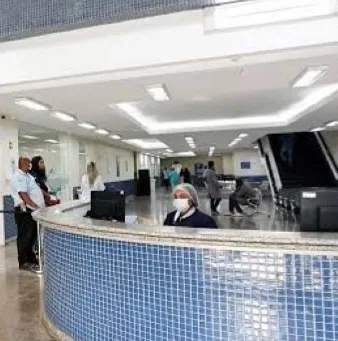 De  Coração Partido e Gratidão, Família Louva Dedicação de Equipe Médica de hospital da Zona Oeste