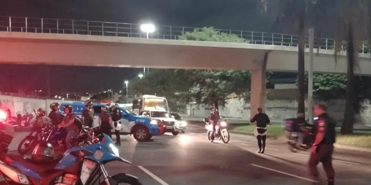 Polícia Militar do Rio Apreende Quase 100 Motos em Megaoperação Contra “Rolezinhos”
