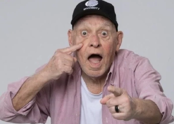 OLHO NO LANCE!! MORRE O NARRADOR ESPORTIVO SILVIO LUIZ