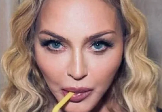 ROUBOU A CENA: Bailarino de Madonna Vira Sensação em Copacabana