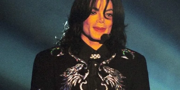 Michael Jackson não morreu!! Está no Rio