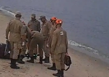 ( video) Mistério em praia do Rio: Corpo Encontrado em Latão e Intriga Populares