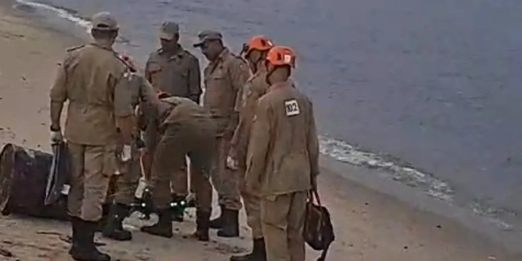 ( video) Mistério em praia do Rio: Corpo Encontrado em Latão e Intriga Populares
