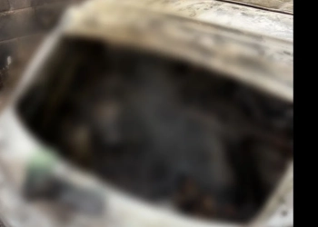 ( Foto) Corpo é encontrado carbonizado em porta malas de carro