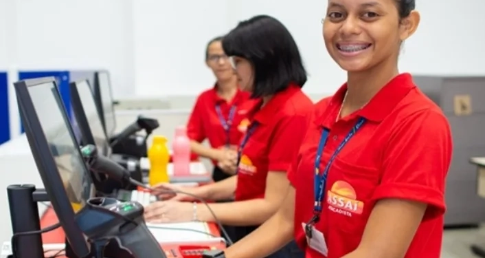 Assaí atacadista está precisando de  caixa, atendente, auxiliar de cozinha, empacotadora – 1.635,12 – com e sem experiência