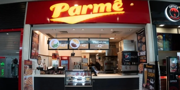 Pizzaria Parmê está precisando de  atendente, ajudante de cozinha, auxiliar de serviços gerais – R$ 1.450,00  – combinar horário