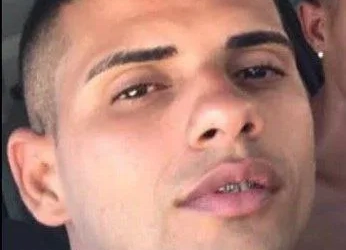 Urgente!! ( video) Três Ônibus Sequestrados e Usados como Barricadas após a morte de chefe da milicia em Santa Cruz
